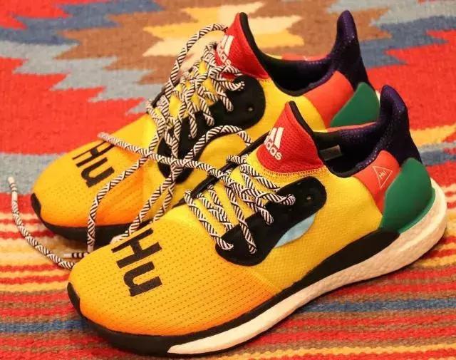 我的意中人会踏着七彩祥云来接我,我的意中人会踏着七彩祥云而来