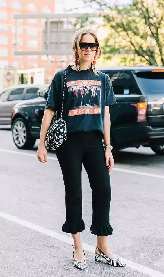 体恤的3种穿法,t恤搭配阔腿裤穿法