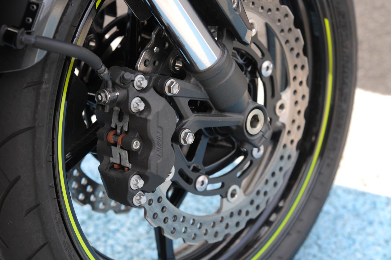 川崎z900有弯道abs吗,川崎z900拉爆