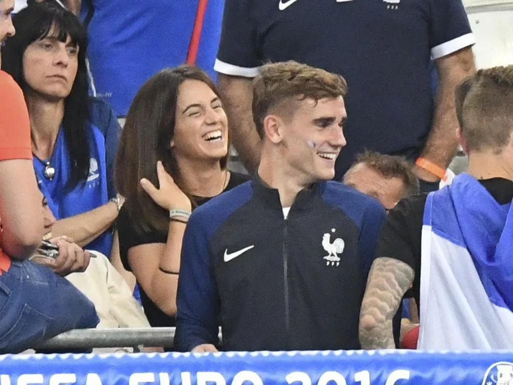 法国队身价过亿的两个人,法国队球员老婆