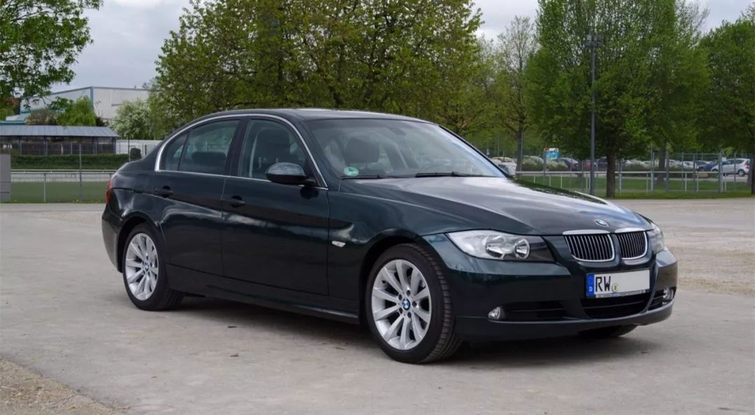 17万买低配迈腾,17万买迈腾