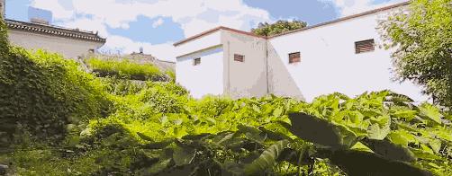 卖掉大城市一套的房子回小城市,卖掉一线城市房子去大理开民宿