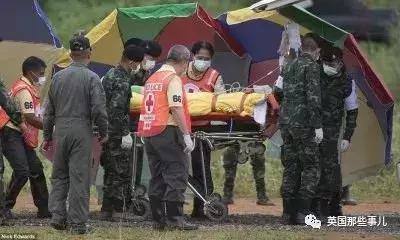 奇迹！被困18天，13人少年足球队全部生还！一生中最“漫长”的4公里，让人感动的是……