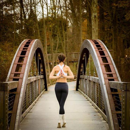 每天坚持40分钟瑜伽效果,瑜伽改善圆肩驼背站立的最佳动作