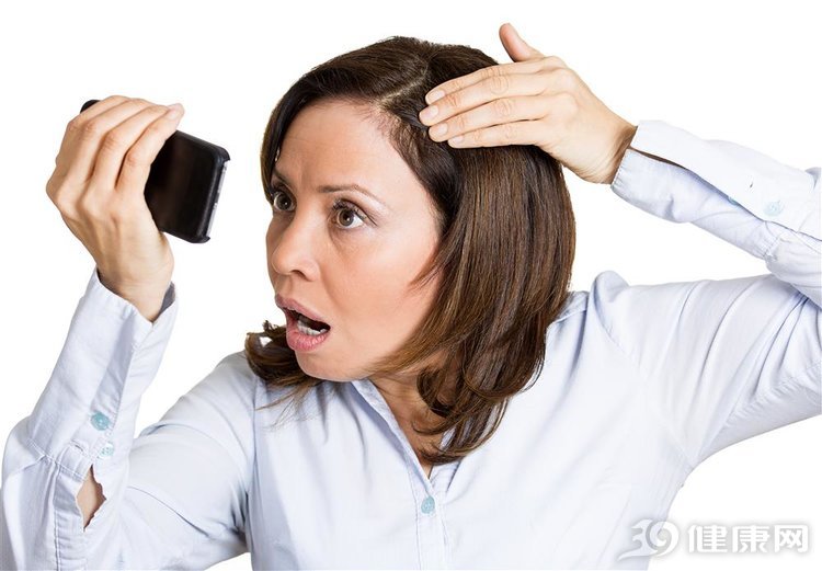 发际线后移脱发的原因和治疗方法,额头两边发际线后移是秃头吗