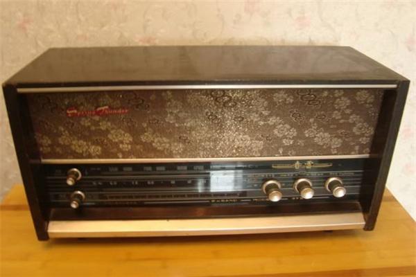 电视故障前期有哪些征兆,为什么以前电视拍几下就好了