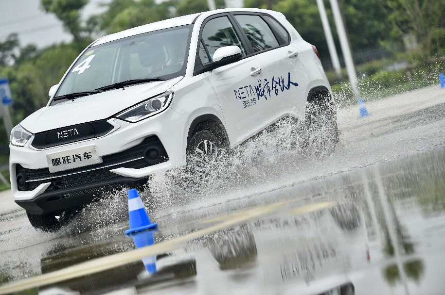 造车新势力到底能不能信得过,从质疑到认可再到信任激励视频