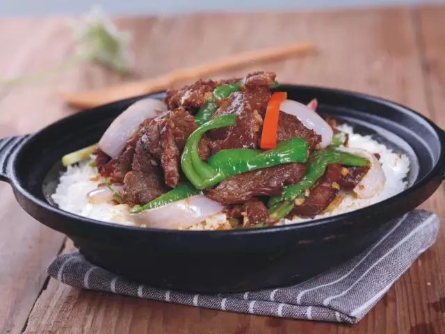 广式煲仔饭砂锅的做法,排骨煲仔饭的做法大全