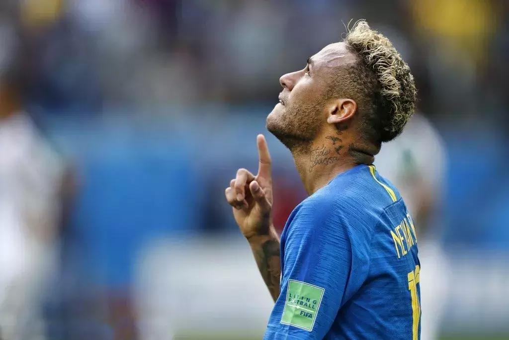 c罗同款泡面头和内马尔,c罗内马尔最帅图片2018