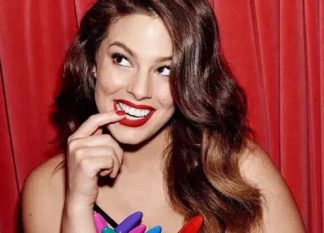 谁说胖子不能当模特,胖子200斤的肥宅女逆袭为国际超模