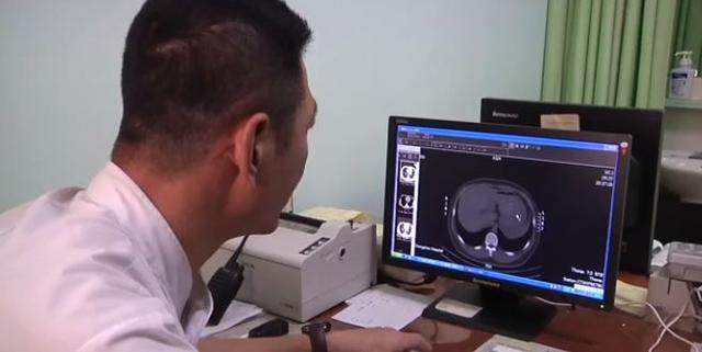 高中生肚子疼到吐是什么原因,高中生经常腹痛是怎么回事