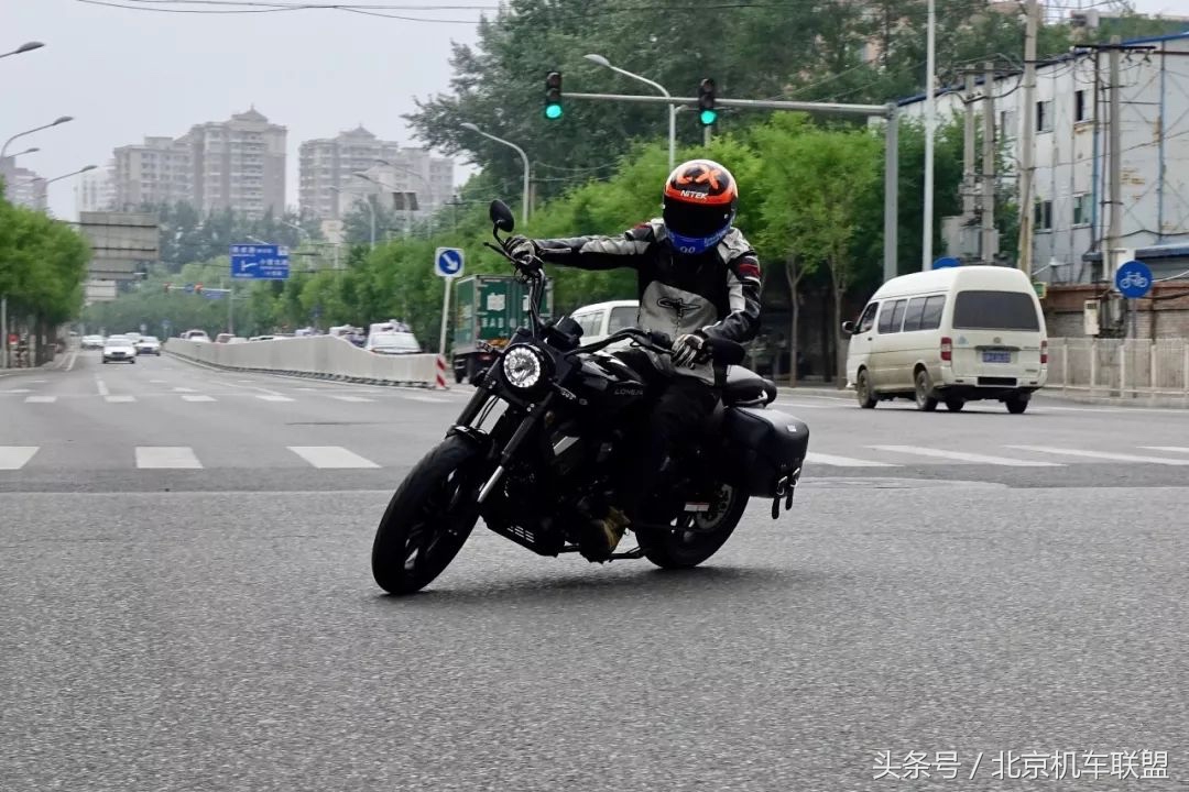 龙嘉v途250复古摩托车测评,龙嘉v途250只有五个档位吗