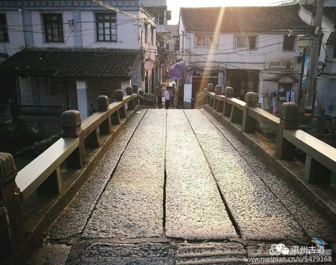 南白象塔全景图,南白象公园