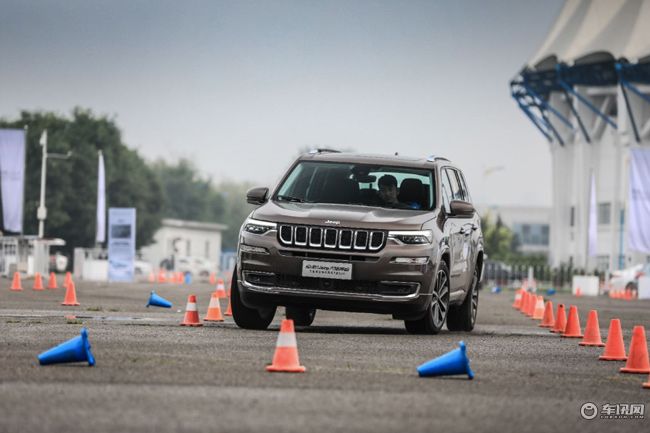 jeep四驱系统怎么样,jeep的四驱是什么水平