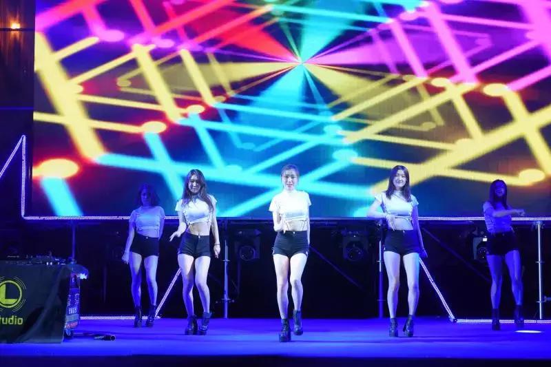 *情纵**狂欢不负韶华，雪花X-party我们明年见