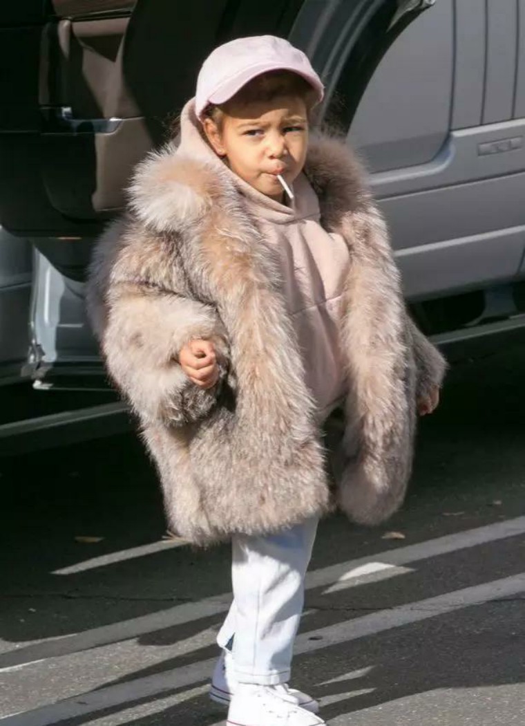 出生就穿爱马仕，上杂志封面的星二代萌娃，真是赢在了起跑线上！