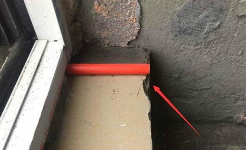 窗户安装距离墙面太大怎么解决,窗户装的跟墙一样平要贴砖怎么办