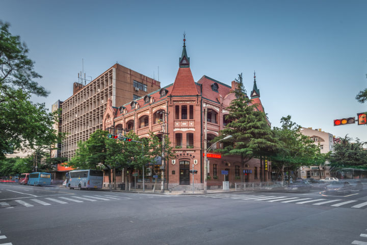 青岛是一个怎么样的地方,青岛是一座什么样的城市