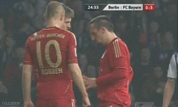 足球球场上的搞笑瞬间视频,足球场上疯狂球迷的搞笑瞬间