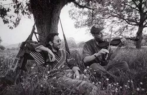 感受一下克罗地亚足球的魅力,一切从一块天幕说起