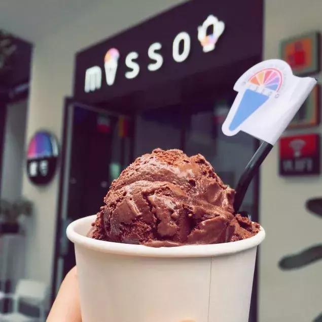 只活5分钟的短命冰激凌，花椒味PK咸蛋黄味，谁更好吃？