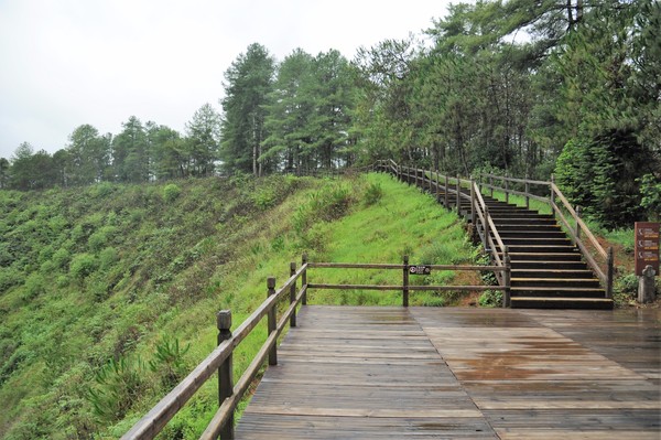 腾冲凤凰宝集泡温泉,腾冲民宿泡温泉推荐