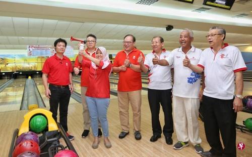 新加坡“宗乡青年体育节”开幕盼打破千人参赛纪录