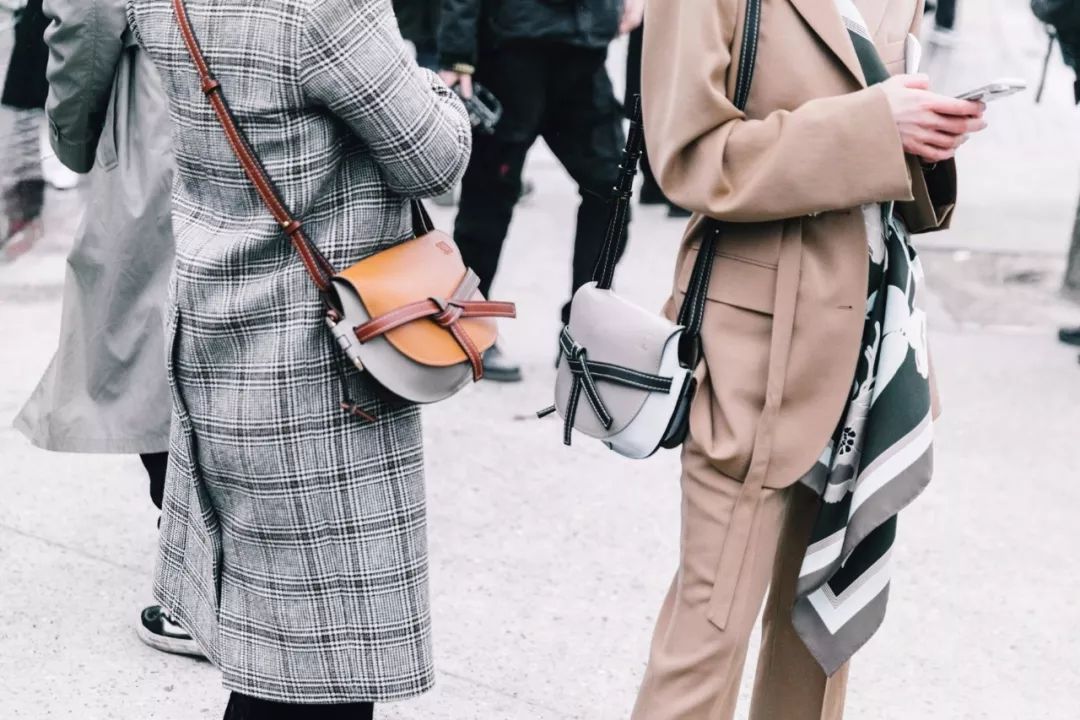 买包包就像白送的一样,买包就是投资