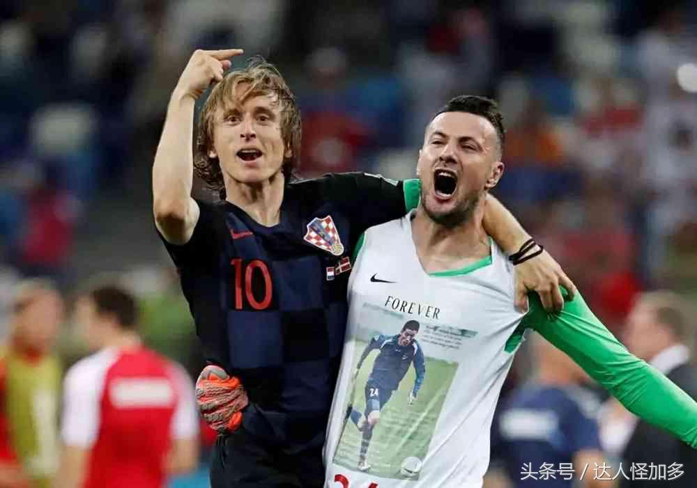 克罗地亚人脱下衣服让世人看透：哪有什么奇迹只有普通人含泪奔跑