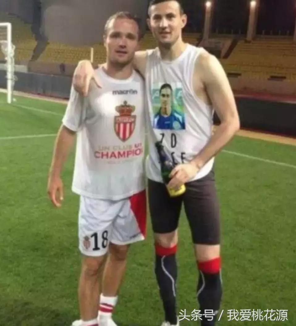 克罗地亚人脱下衣服震惊朋友圈：没有奇迹，只有普通人的含泪奔跑