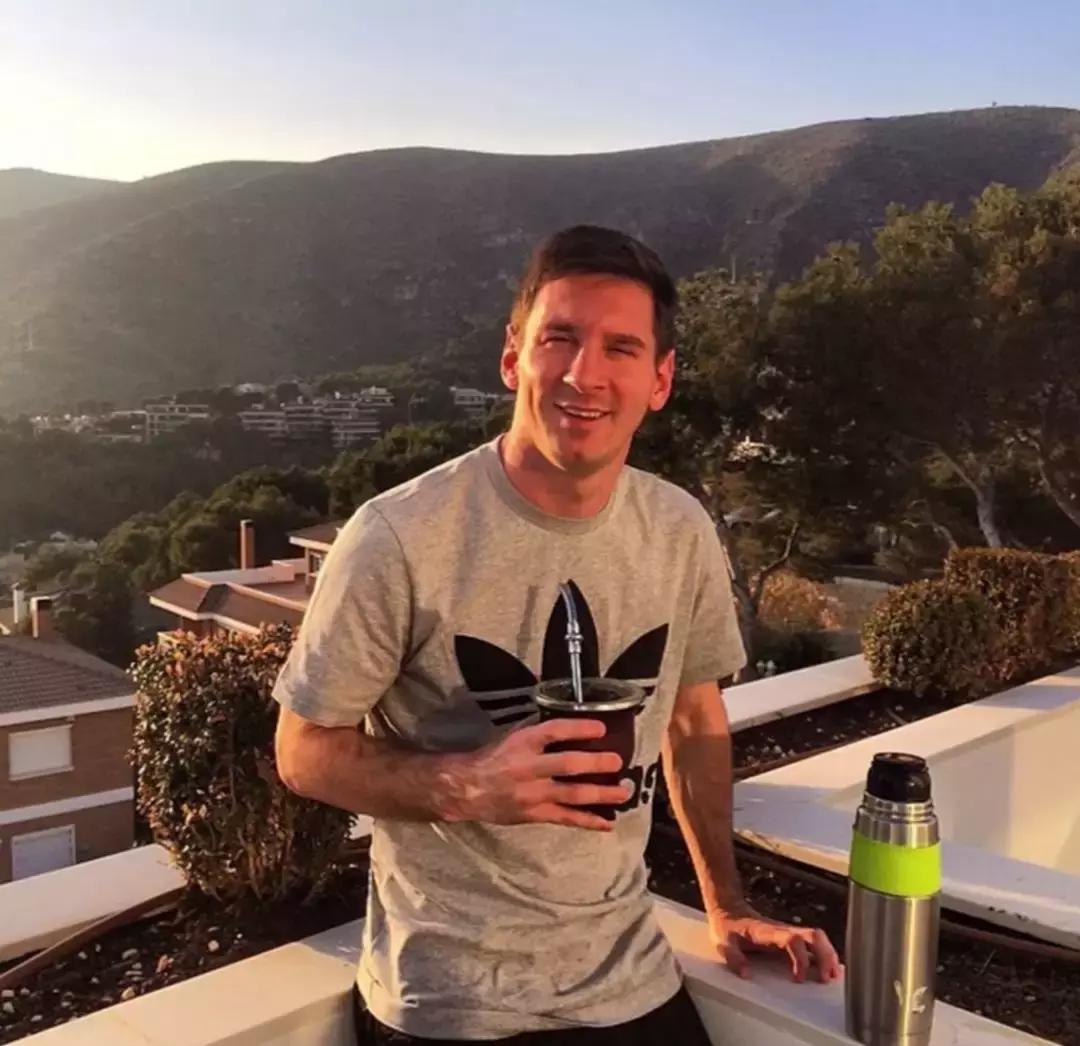 c罗和梅西的家,c罗梅西贝克汉姆豪宅对比