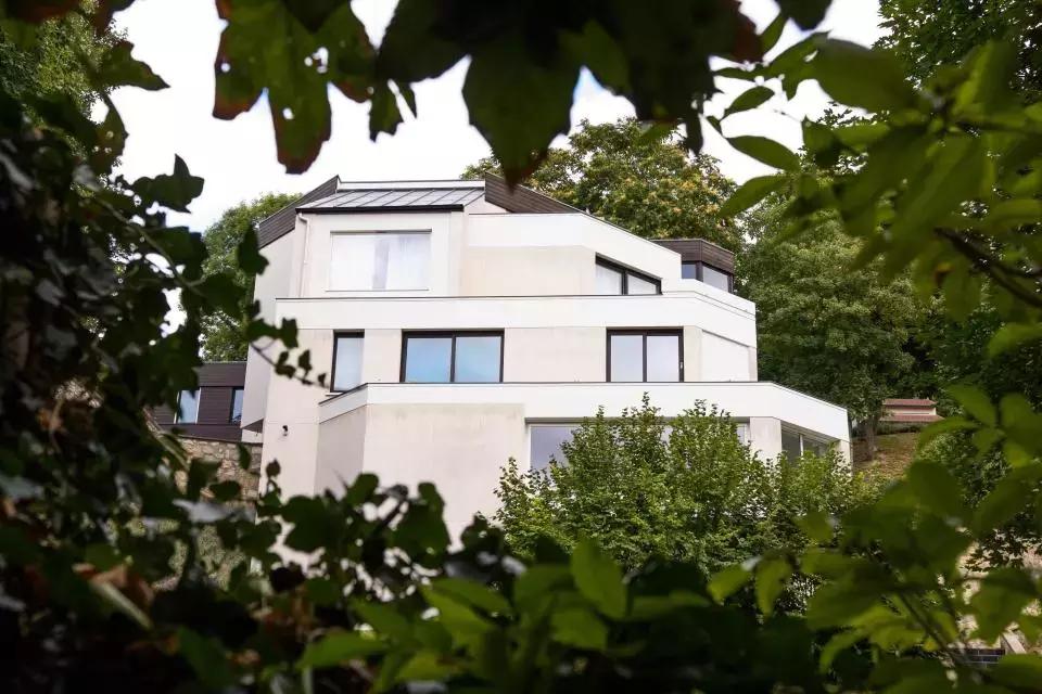 梅西内马尔c罗豪宅,梅西和c罗的房子长啥样