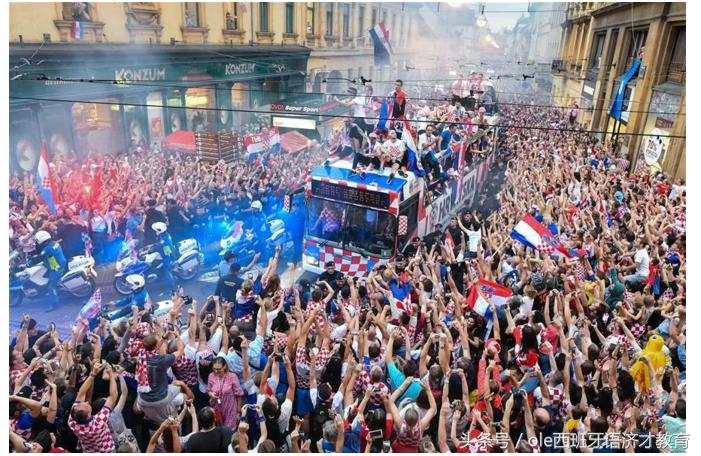 莫德里奇金球世界足球先生,18年金球奖莫德里奇回怼c罗