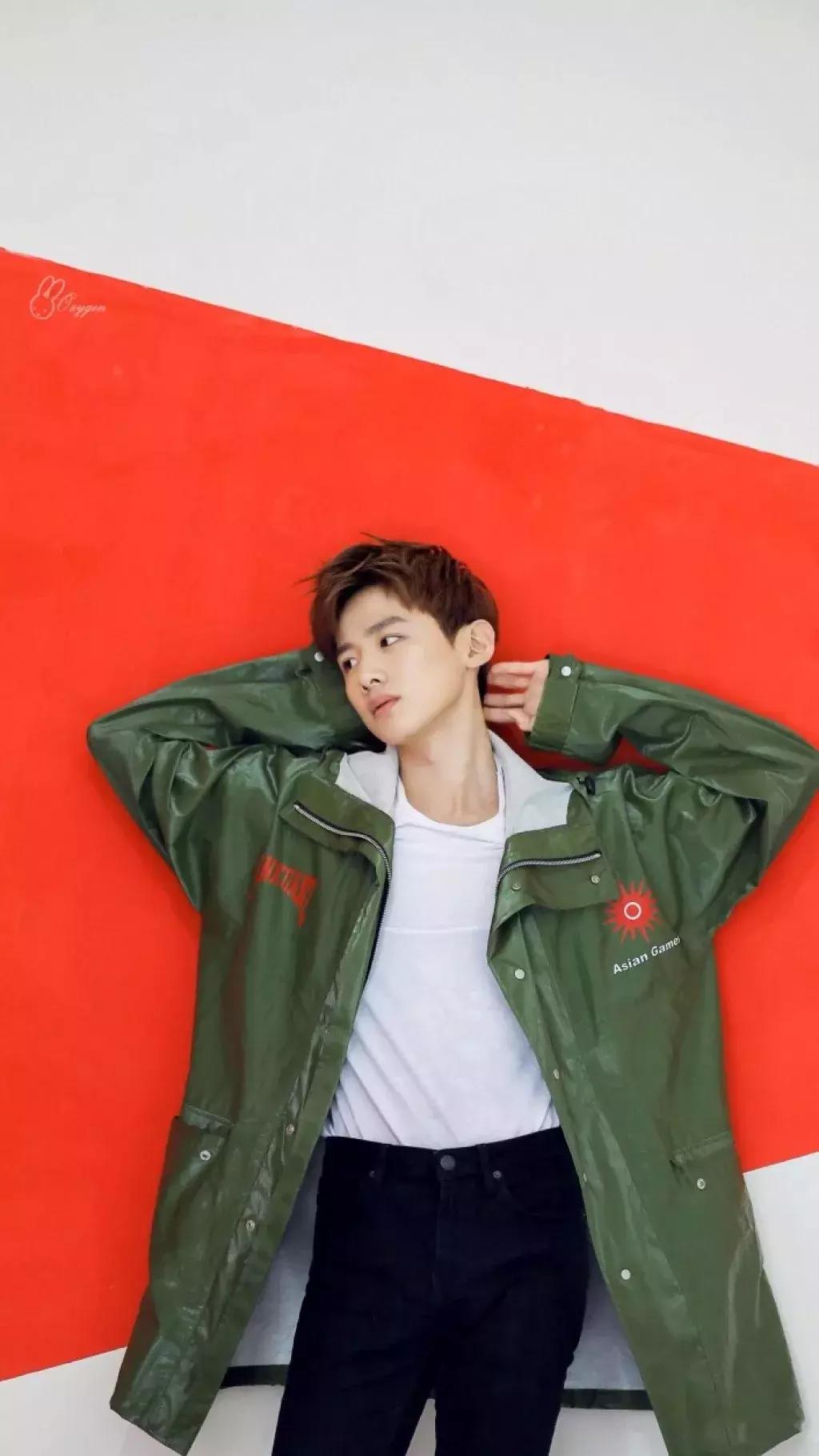 面对镜头不自然怎么克服,拍照怎么让自己更有镜头感