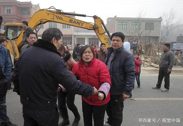 村干部严惩村霸,打击村霸乡霸标准