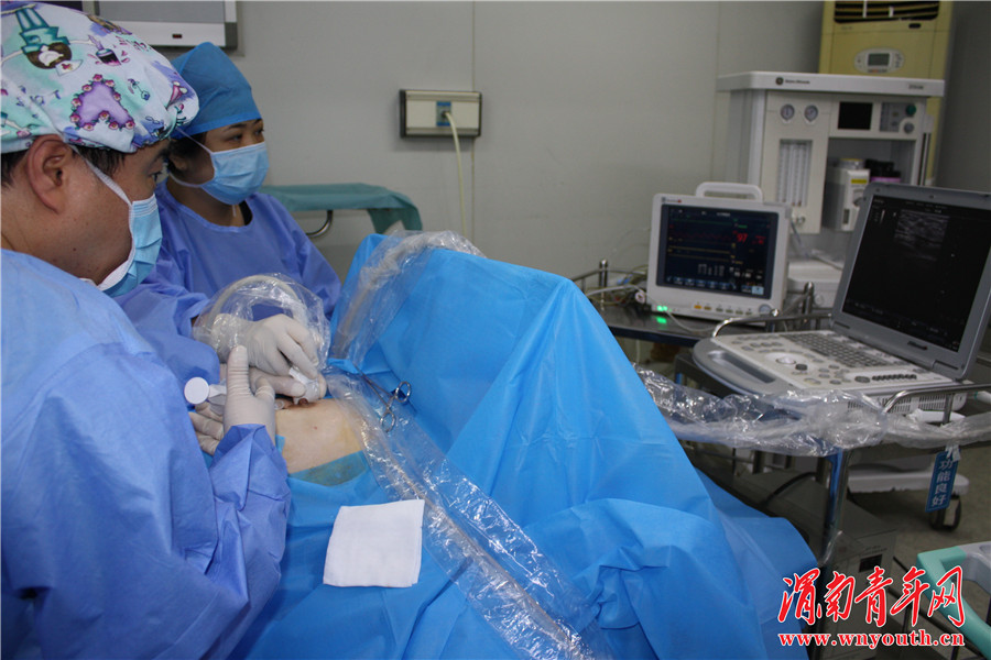 真空辅助乳腺微创旋切术前检查,医院成功开展乳腺肿物微创旋切术