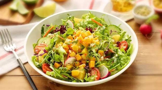 俄罗斯中年女性为什么都胖,俄罗斯女的为何都胖