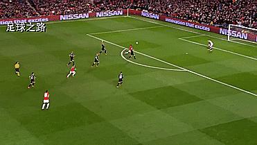 足球如何能在跑动过程中接球更稳,青少年足球接球转身训练计划方案