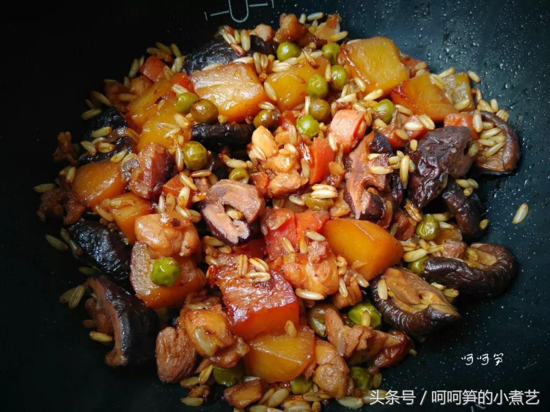 板栗土豆胡萝卜香菇焖鸡的做法,用电饭锅做的香菇焖饭