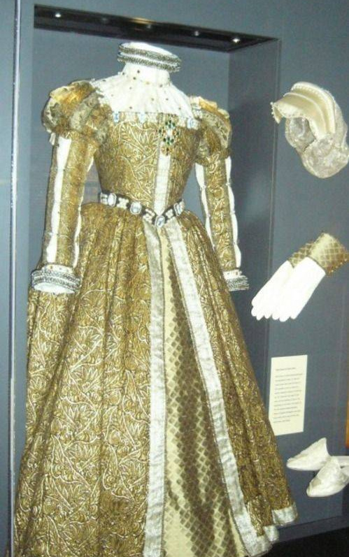 这女王，不会是假的吧