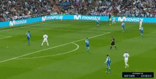 c罗的眼角被撞血流如注,眼角被撞一道口子