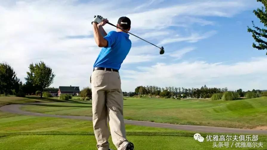 击球手打的时候偏左还是偏右,打台球击球偏右怎么办