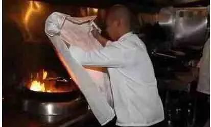 厨房着火三招搞定,厨房起火正确的处理步骤