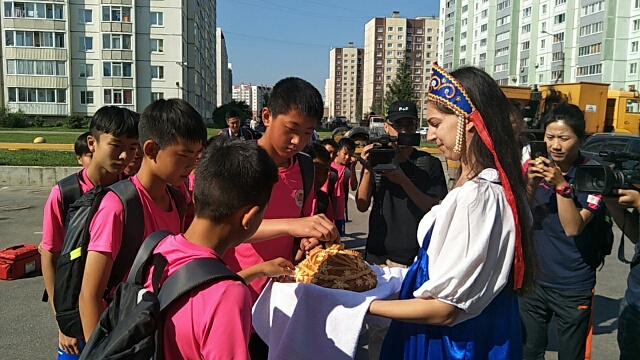 《站在俄罗斯看中国足球》中国健力宝麒麟队俄罗斯之行随笔