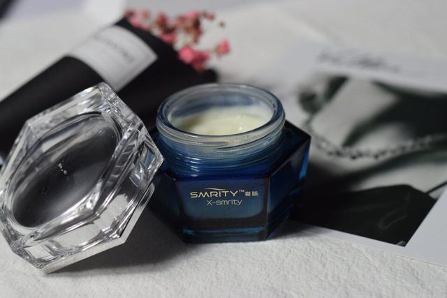 涂了有美白效果的面霜,涂完变白平价面霜