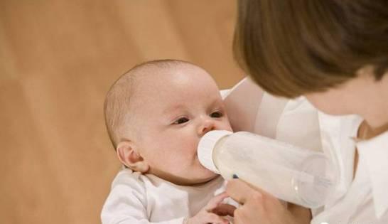 奶粉遇水不化是奶粉的问题吗,美素佳儿奶粉不好溶解