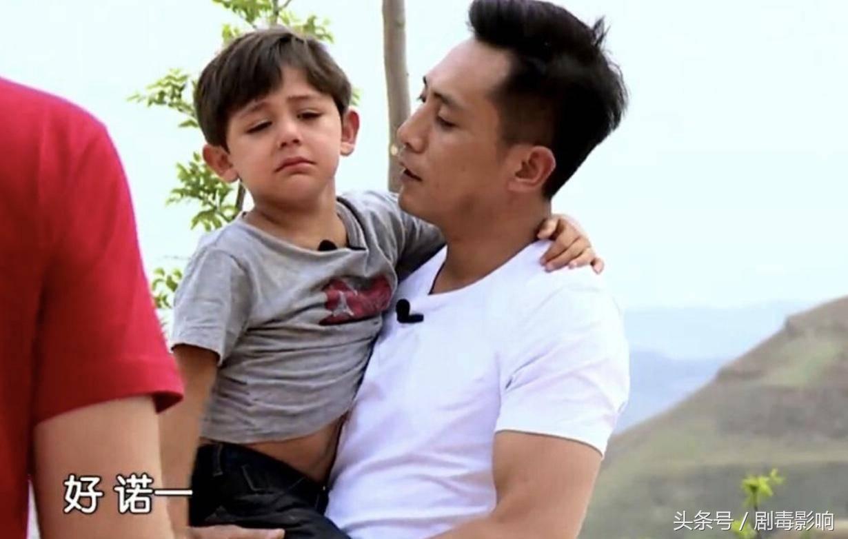 张智霖儿子才是逆袭般长大,张智霖儿子近照