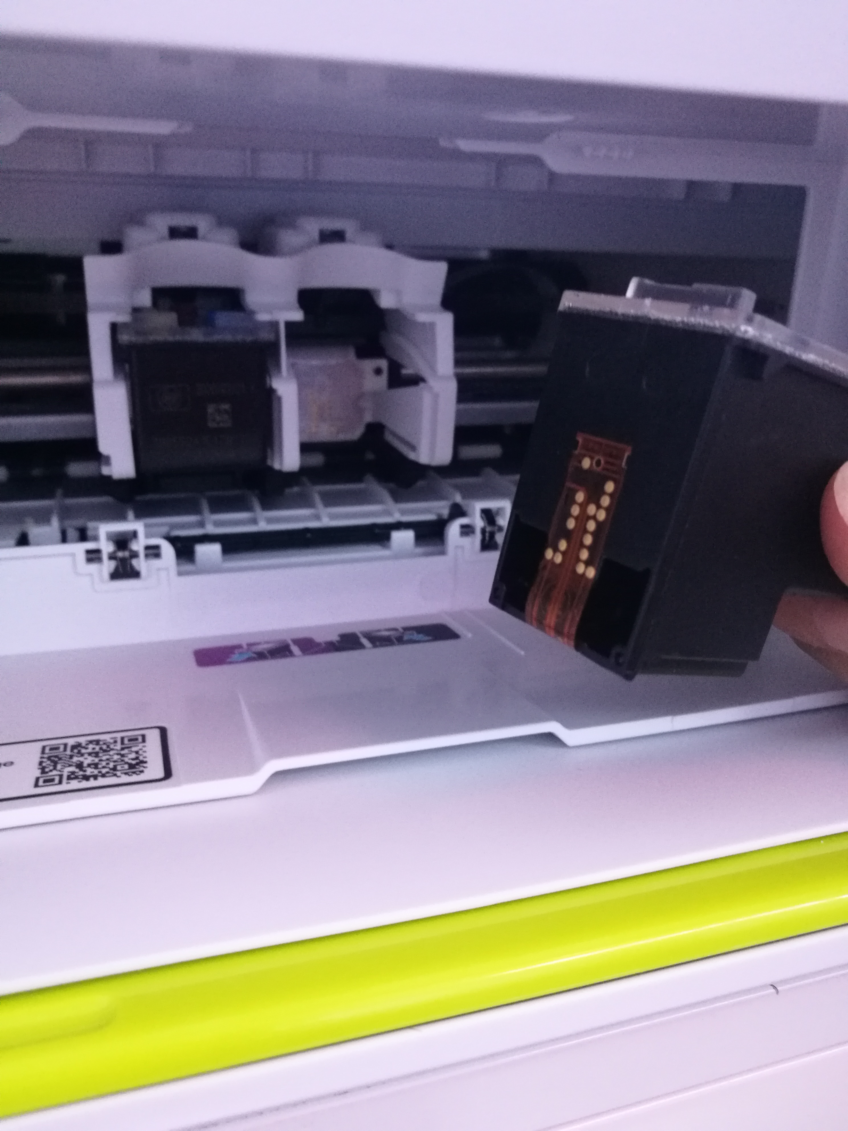 怎么给惠普打印机2132墨盒加墨水,hp2132打印机怎么使用黑白打印