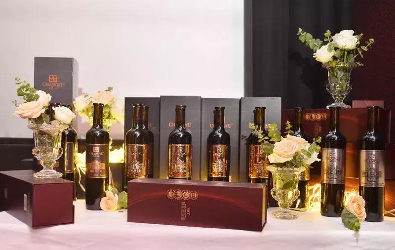 当《邪不压正》邂逅张裕解百纳这才是打开姜文电影的最好方式