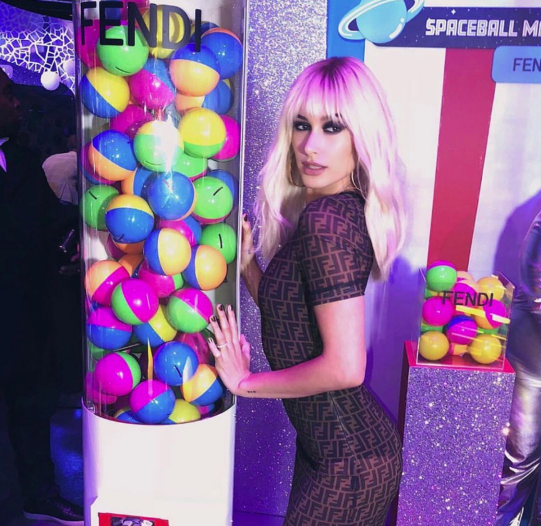 fendi是奢侈品吗,fendi品牌是奢侈品还是运动鞋